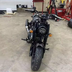 Motocicleta Indian Cruiser Chief Bobber Negra Metálica en Venta - Product Image 1