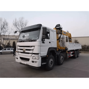 Camión de Carga Ligera SINOTRUK HOWO 8x4 con Plataforma Plana, Chasis de Una Fila, Tanque, Exw China - Product Image 4