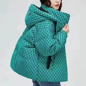Femmes hiver chaud mi-long mince à capuche fermeture éclair Parkas à manches longues rembourré bouffée veste couleur unie fait peau de mouton coton - Product Image 4