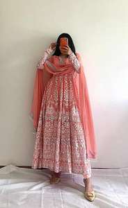 PRESENTANDO BATA ANARKALI BORDADA DE NUEVO DISEÑADOR BONITO ESTILO INDIO PARA MUJERES Y NIÑAS A PRECIO AL POR MAYOR - Product Image 3