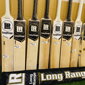 Bates de críquet de madera de sauce inglés de Grado 1 - Product Image 1