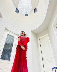 Élégance avec ce ensemble Sharara en Georgette de style Sharara, associé à un magnifique Kurti de créateur avec dupatta, à prix abordable. - Product Image 2