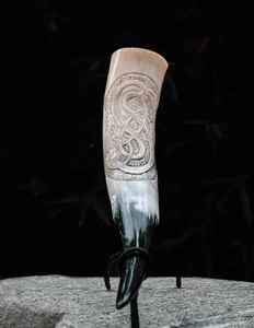 Soporte de cuerno para beber vikingo de inspiración Medieval, diseño de búfalo pulido, estilo de amor, hecho a mano, duradero, regalo de negocios, Color Natural - Product Image 4
