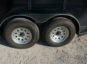 Livraison gratuite Remorque pour bétail de qualité supérieure 6x16 7k GVWR avec composants hydrauliques durables à vendre - Product Image 5