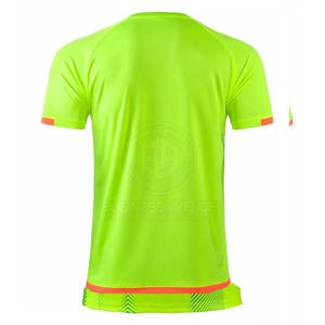 Chemise de sport de qualité durable avec des coutures solides et une tenue élégante, fabriquée avec un tissu de qualité supérieure et une finition propre - Product Image 2