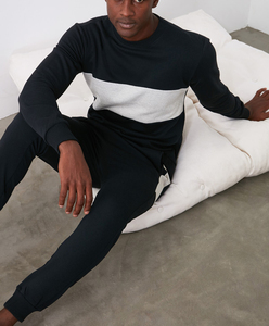 Sweat-shirt avec logo personnalisé OEM pour hommes Sweat-shirt à col rond noir Jogging Survêtement Survêtement Survêtements unis pour hommes par SI - Product Image 2