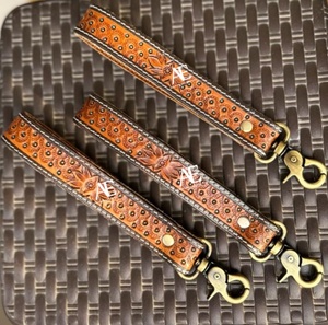 Nueva Llegada Mano Tooled Cuero Muñequera Llaveros En Relieve Estampado Floral Cuero Llaveros Tooled Accesorios de cuero Correas para llaves - Product Image 1