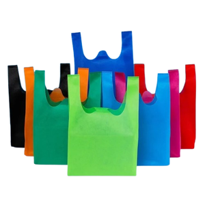 Bolsas de tela no tejida con logotipo personalizable al por mayor, bolsas de camiseta y chaleco, bolsas de comestibles reciclables reutilizables, fabricadas directamente en Vietnam - Product Image 1