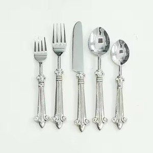 Juego de cubiertos con mango de bambú, duradero, resistente al óxido, perfecto para comidas diarias y ocasiones especiales, acero espejado - Product Image 6