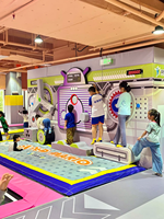 Équipement de parc d'aventure intérieur commercial : Mur d'escalade, système d'escalade automatique, toboggan géant, solution pour centre de divertissement familial