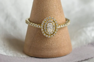 Anillo de compromiso de oro macizo de 14 quilates para mujer con doble halo, diamante ovalado cultivado en laboratorio, acabado en rodio, joyería fina para boda - Product Image 4