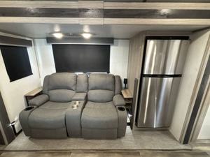 2022 Used Keystone Passport 2401BH Export grade travel trailers ready for wholesale distribution - Product Image 4