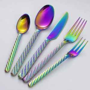 Ensemble de couverts design multi-finitions élégant en acier inoxydable pour les réunions de famille, les occasions spéciales, les événements et les fêtes - Product Image 1