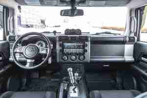 Cruiser Diesel R17 2024, 2 Propietarios, Motor V6, Tracción en las 4 Ruedas, Diferencial Trasero con Bloqueo, Todoterreno, Volante a la Izquierda, Asientos de Cuero Traseros - Product Image 6