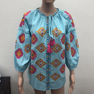 Blouses et hauts à broderie florale pour femmes de qualité supérieure Style ethnique ukrainien à manches longues pour l'été et l'hiver - Product Image 1