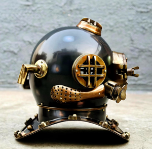 Casque de plongée sous-marine avec base en bois noir - Décoration d'intérieur unique, collection de qualité supérieure, casque de plongée sous-marine antique - Product Image 1