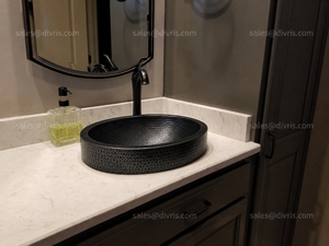 DIVRIS Lavabo vasque ovale noir martelé fait main, surface polie, à poser sur comptoir, design industriel, pour salle de bain, 17 pouces - Product Image 2