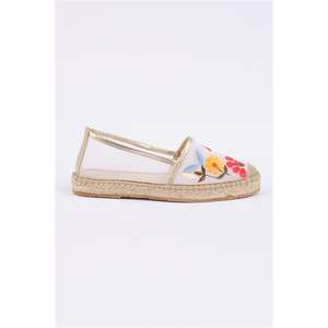 Alpargata cerrada con cuña baja - Product Image 1