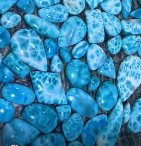 Piedra Preciosa de Larimar Premium, Cabujón de Larimar Azul de Primera Calidad, Hecho a Mano y Pulido para Joyería o Regalo para Ella - Product Image 3