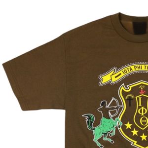เสื้อยืดลายกราฟฟิคของพี่น้อง iota phi theta เสื้อยืดคอกลมผ้าฝ้ายพิมพ์ลายตัวอักษรสีน้ำตาลและสีทอง - Product Image 3