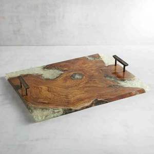 Plateau de service décoratif en bois et résine époxy avec poignée en métal Plateau de table Plateau de service élégant rectangulaire en résine Plats de service - Product Image 4