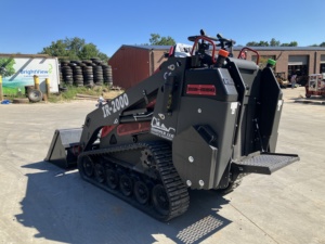 Mini-chargeuse compacte Iron Rhino IR2000 2025 avec moteur Yanmar, pompe et engrenages/moteur - Haute efficacité, garantie 4 ans, livraison gratuite - Product Image 5