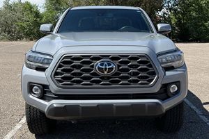 TOP VENTES UTILISÉES 2025 Tacoma Limited Double Cabine 5' Bed 4WD Automatique, conduite à gauche et à droite - Product Image 3