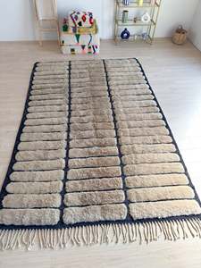 Tapis en laine marocain beige fait à la main avec un motif creux noir, tapis moelleux pour le salon, décoration de la maison, salle à manger - Product Image 3