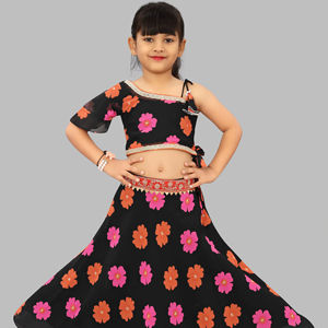 Shoryam Moda de Lujo Lehenga Choli Negro con Flores de Organza para Niñas |   Vestido Étnico Largo Hasta el Suelo, Diseño Contemporáneo, para Bodas y Fiestas - Product Image 1