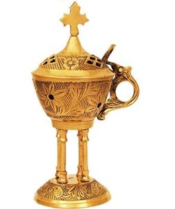 Quemador de incienso de latón dorado de diseño grabado con Cruz en la parte superior para el hogar y el uso decorativo religioso Quemador de incienso de latón - Product Image 1