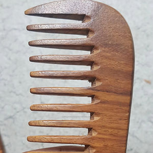 Cepillo de Pelo de Madera Pulida Ecológico con Logotipo Personalizado y Peine Ancho para Masaje del Cuero Cabelludo, Artesanía de Madera Natural de la India - Product Image 1