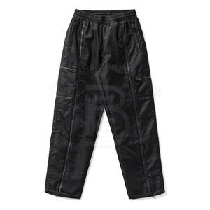 Pantalones deportivos de nailon ligeros personalizados para hombre, pantalones de chándal lisos de Color sólido con diseño de tubería personalizado - Product Image 4