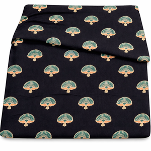 Tissu Popeline Noir Imprimé Liberty en Coton Biologique Peigné Respirant et Écologique pour Filles et Garçons – Vente en Gros - Product Image 1