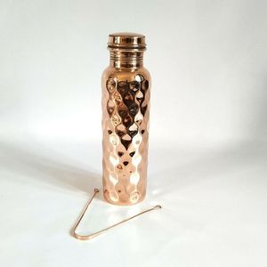 Elegante botella de cobre de 500ml de calidad superior con acabado duradero para almacenar agua potable y disfrutar de beneficios naturales para la salud - Product Image 2