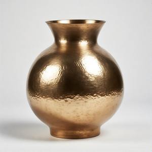 Opaline Root Premium Vessel Opulent Grace Tall Bronce Acabado Diseñador Jarrón de metal Exquisito acento hecho a mano para la decoración del hogar - Product Image 6