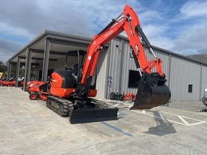 Mini-excavatrice KX040-4 2024 avec moteur de 110 kW et godet d'une capacité de 0,12 m³ - Product Image 2