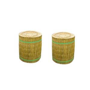 Tapis SEDGE flexible pour une installation facile en extérieur et offrant une base naturelle stable pour les activités quotidiennes - Product Image 1