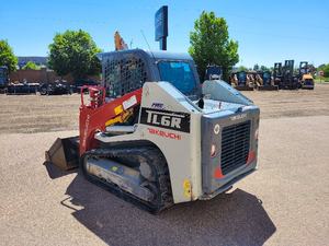 Chargeuse compacte sur chenilles Takeuchi TL6R 2023 avec moteur Perkins diesel, composants de pompe et de moteur à haut rendement - Product Image 3
