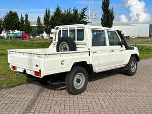 LandCruiser GRJ78 2023, Doble Cabina, Manual, SUV Oscuro, 7 Velocidades, Techo Corredizo, Portaequipajes de Aleación de Aluminio, Motor 4.1-6L - Product Image 4