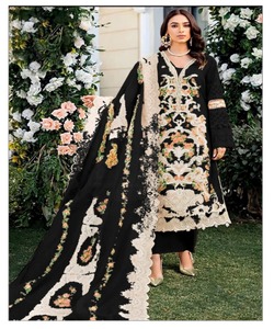 ชุดราตรีทรงเอไลน์ยาวถึงพื้นประดับด้วยผ้าโปร่งบางปักเลื่อมบราในตัว - Product Image 6