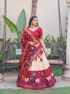 El último diseñador Dola Silk Patola Impreso Lehenga Choli Por Fab Zone - Product Image 3