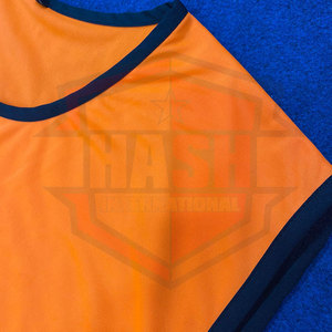 Chaleco y camisetas de entrenamiento de fútbol juvenil ligero de alta calidad, babero deportivo práctico para ropa de fútbol - Product Image 5