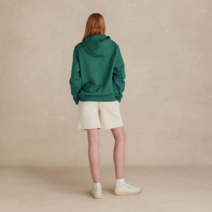 Sweat-shirt vert en molleton 100 % coton, offrant une douceur respirante et une chaleur confortable, avec une coupe décontractée idéale pour le confort quotidien. - Product Image 6