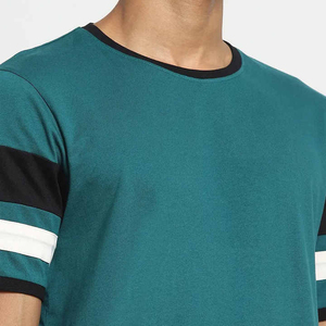 T-shirts de sport pour hommes en coton lourd 100% imprimé avec un design personnalisé, col rond, manches courtes, coupe ajustée, personnalisable pour OEM - Product Image 5