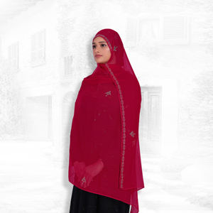 Hiyab de Chifón Fluido con Decoración de Pedrería y Bordes Limpios para un Look Elegante y Modesto en Invierno y para el Día a Día - Product Image 2