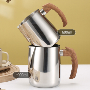 Pichet à mousse de lait en acier inoxydable 304 avec poignée en bois, bec pointu, échelle, carafe à <span class=keywords><strong>café</strong></span> pour latte art, tasse à fondre la cire - Product Image 3