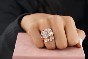 พวงดอกไม้แหวนโทนคู่14K โรสโกลด์แลปปลูกเพชรกลุ่มเครื่องประดับดอกไม้ของขวัญสำหรับเธอกลีบทองค็อกเทลแหวน - Product Image 2