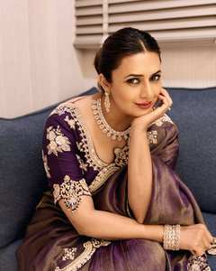 Saree tradicional artesanal de diseñador en marrón con hilo de trabajo longitud Midi para fiestas de Diwali bodas indias al por mayor listo - Product Image 4