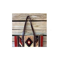 Meilleure vente de sacs pour femmes en laine de qualité supérieure Western Navajo Print Geometrical Design Dual Pin Buckle Closure Double Strap