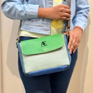 Elegante bolso cruzado occidental para mujer, cuero reciclado multicolor, cierre de cremallera, forro de nailon, superventas, patrón de logotipo - Product Image 1